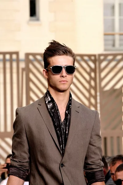 Look 11